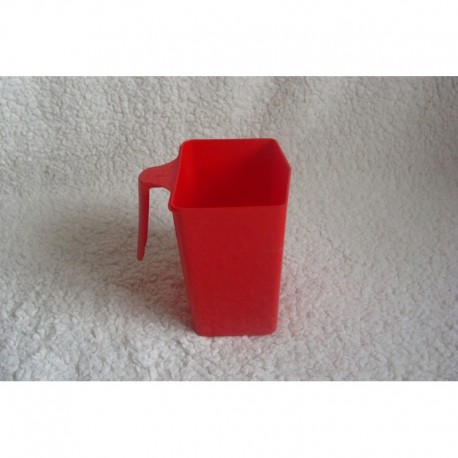 Mesure plastique rouge